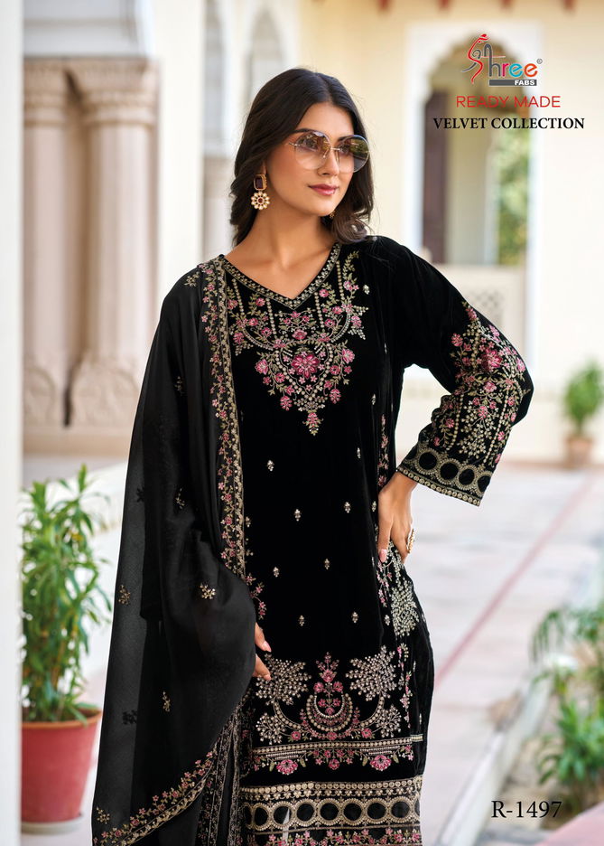 R 1497 By Shree Winter Wear Velvet Pakistani Suits Wholesale Shop in Surat